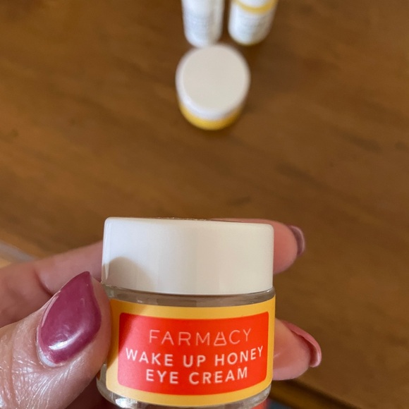 Farmacy Skincare Set with Honey Milk and Honey Halo-new - Picture 3 of 6